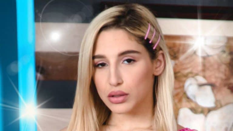 Abella Danger's Blue Hair Makeup Look - wide 5