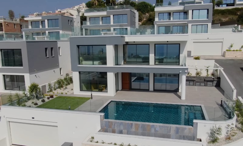 Cyprus lifestyle for celebrities